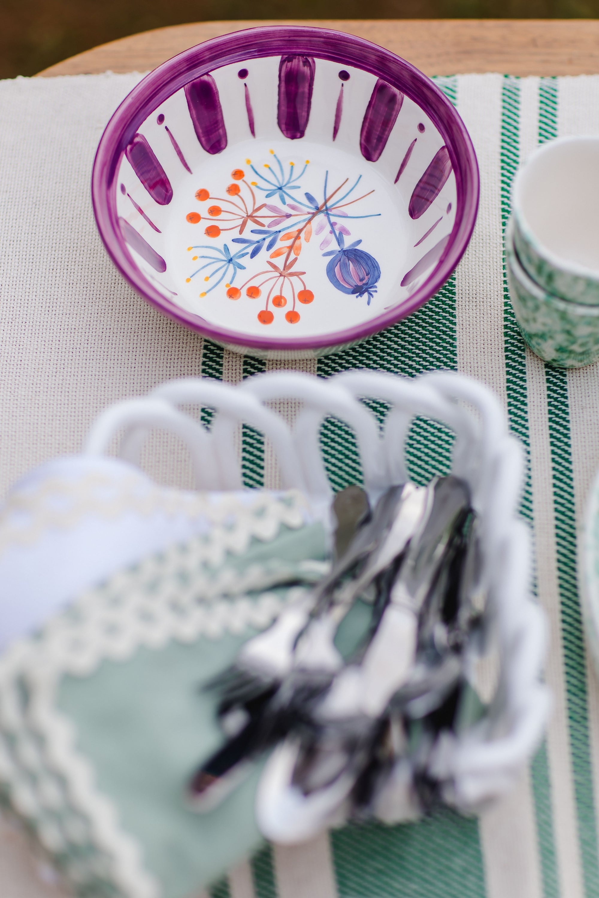 Deep Purple Serving Bowl - The Portuguese Chitas