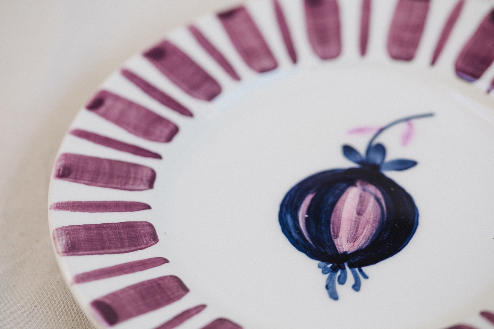 Purple Serving Plate – The Portuguese Chitas