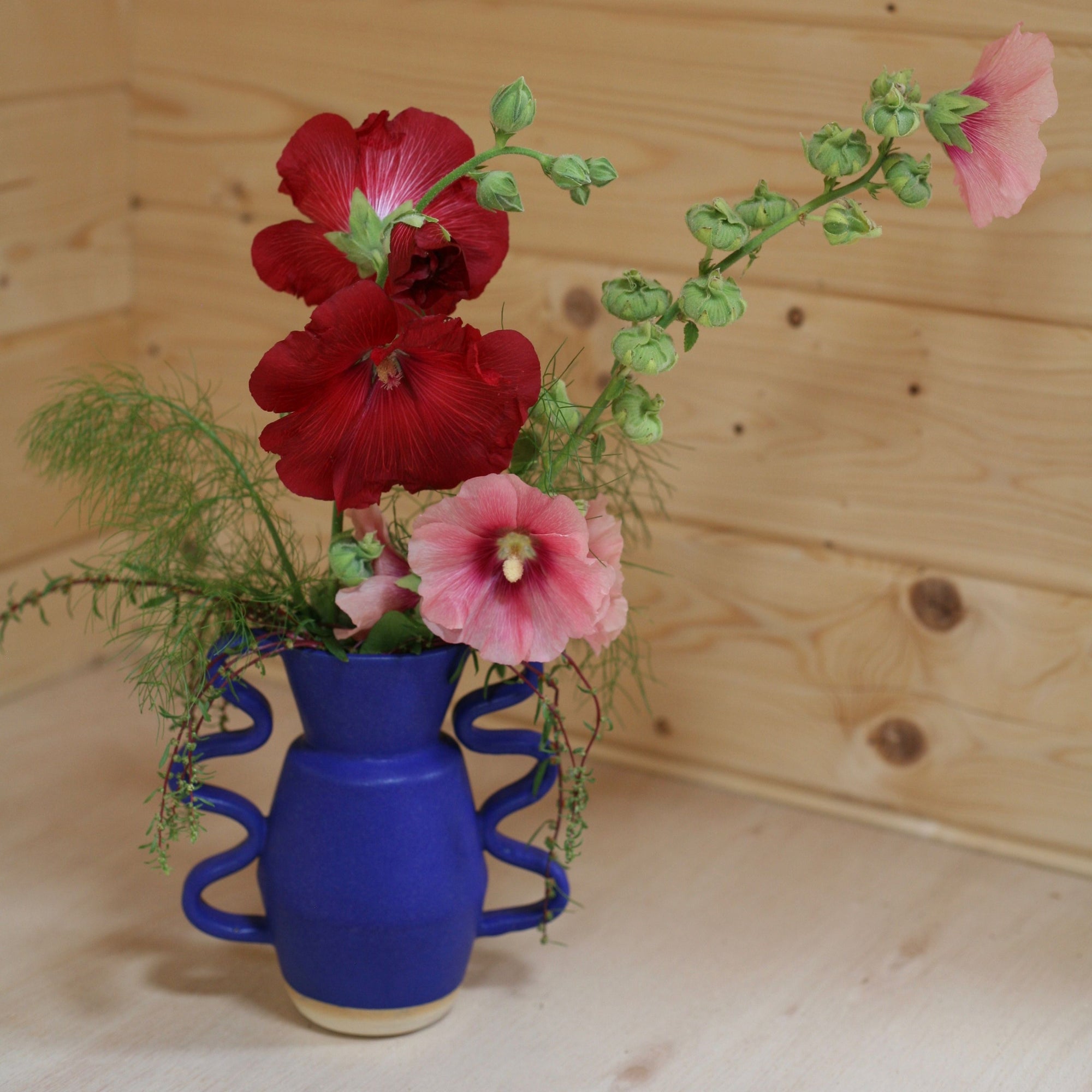 Flood Vase in Blue Wiggle