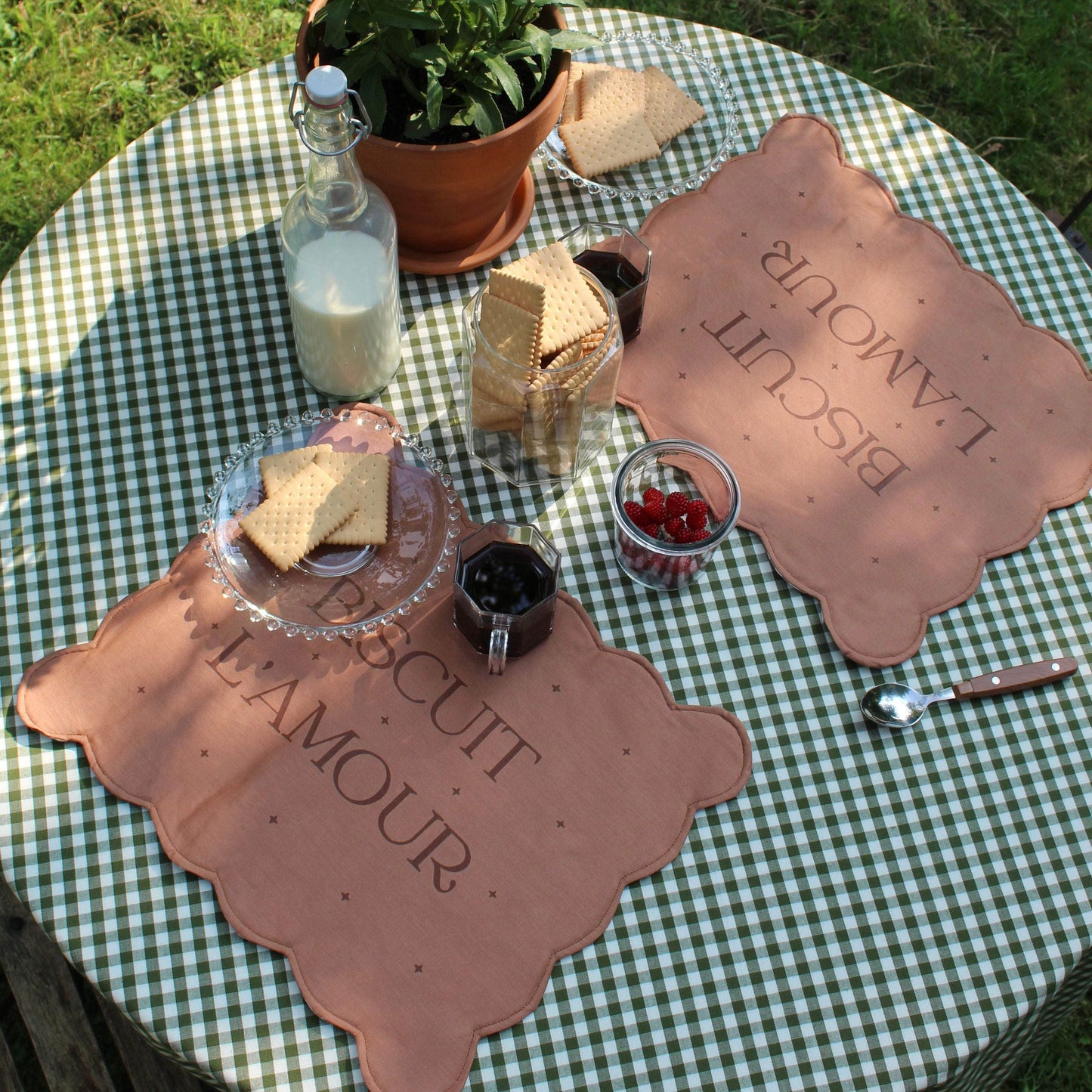 Biscuit L'amour Placemat Green