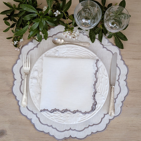 BIARRITZ - Off White and Grey Linen Round Placemat and Napkin Set