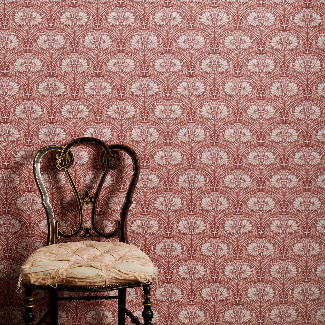 Loulou Rose Wallpaper