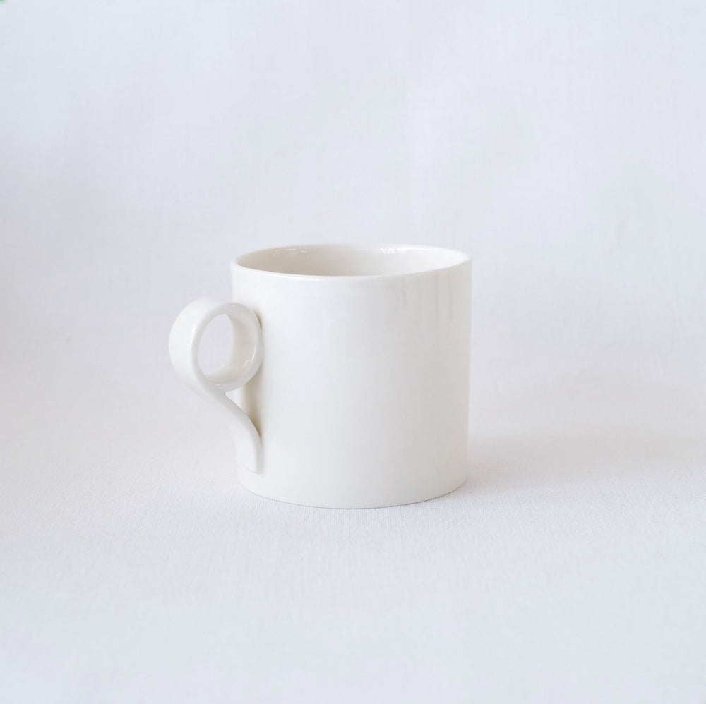 Medium Mug in White