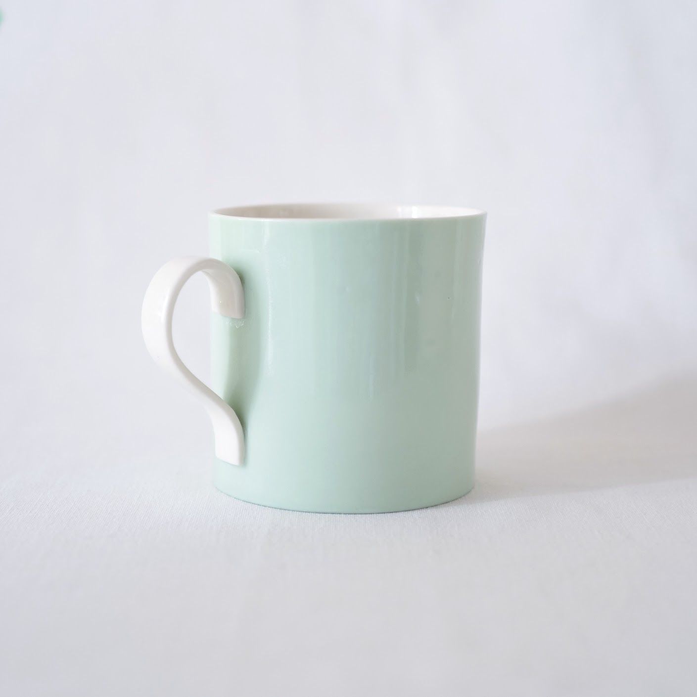 Large Mug in Pale Green - Traditional Handle