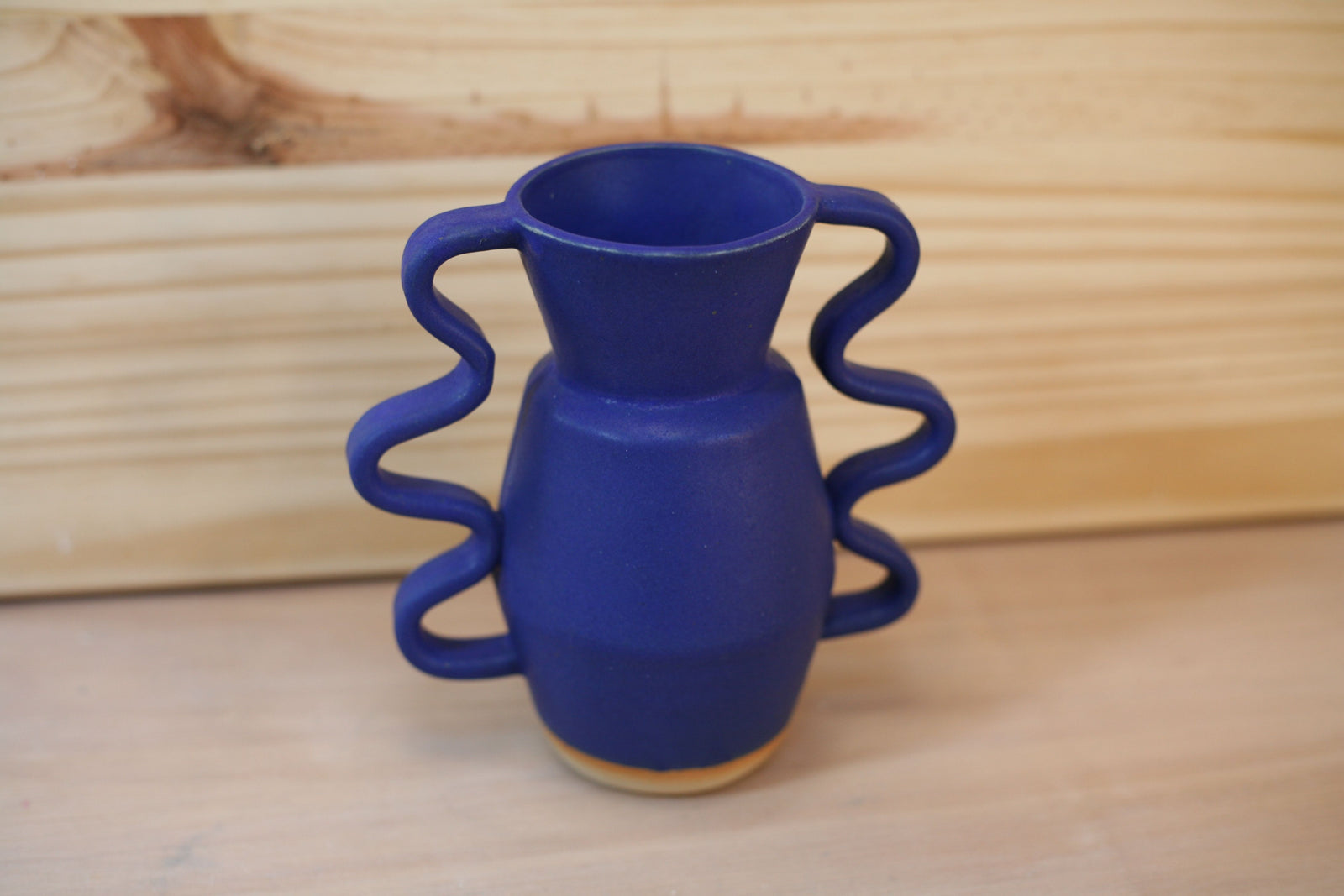 Flood Vase in Blue Wiggle