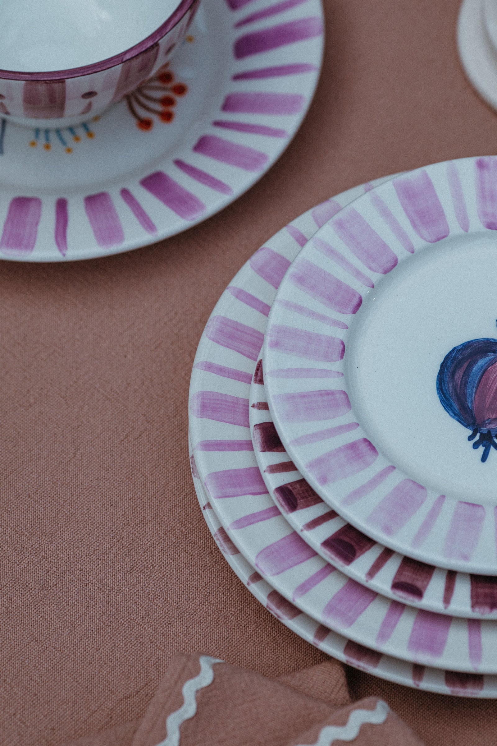 Lilac Serving Plate – The Portuguese Chitas