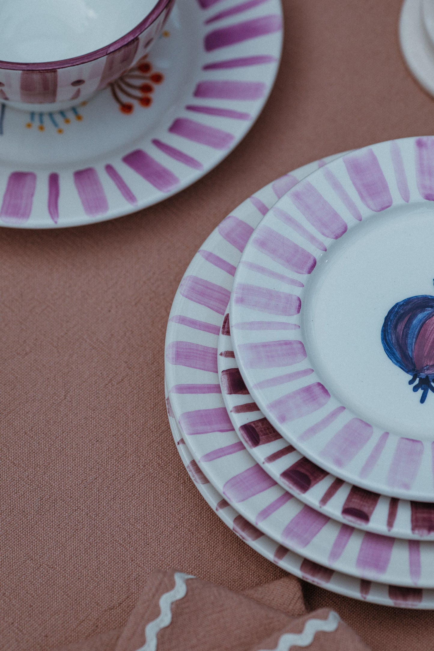 Lilac Serving Plate – The Portuguese Chitas