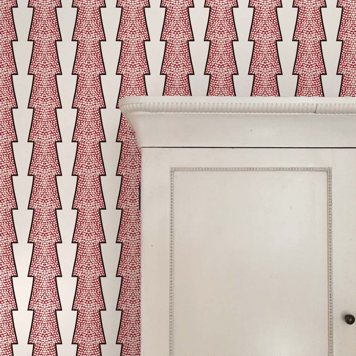 Spot and Arrow Wallpaper - Red