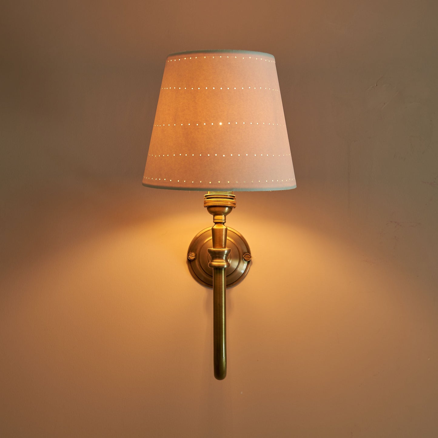 Juno Lampshade, Empire
