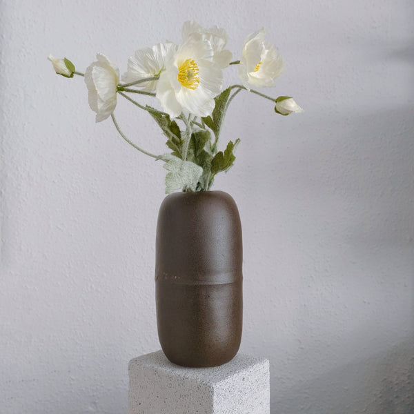 Eliana - Unique Ceramic Vase - Magdalena Clay