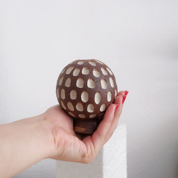 Lara - Carved Mini Vase - Vorarlberg Wild Clay
