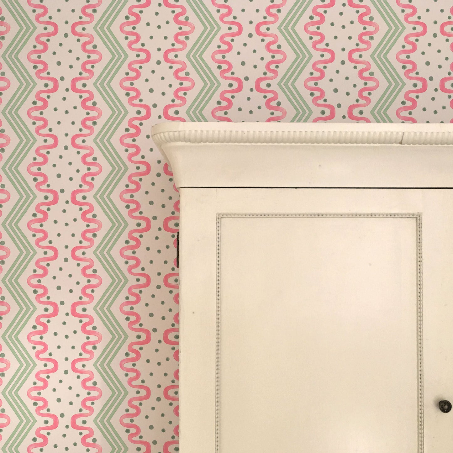 Madame Ziggle Wallpaper - Pink and Green
