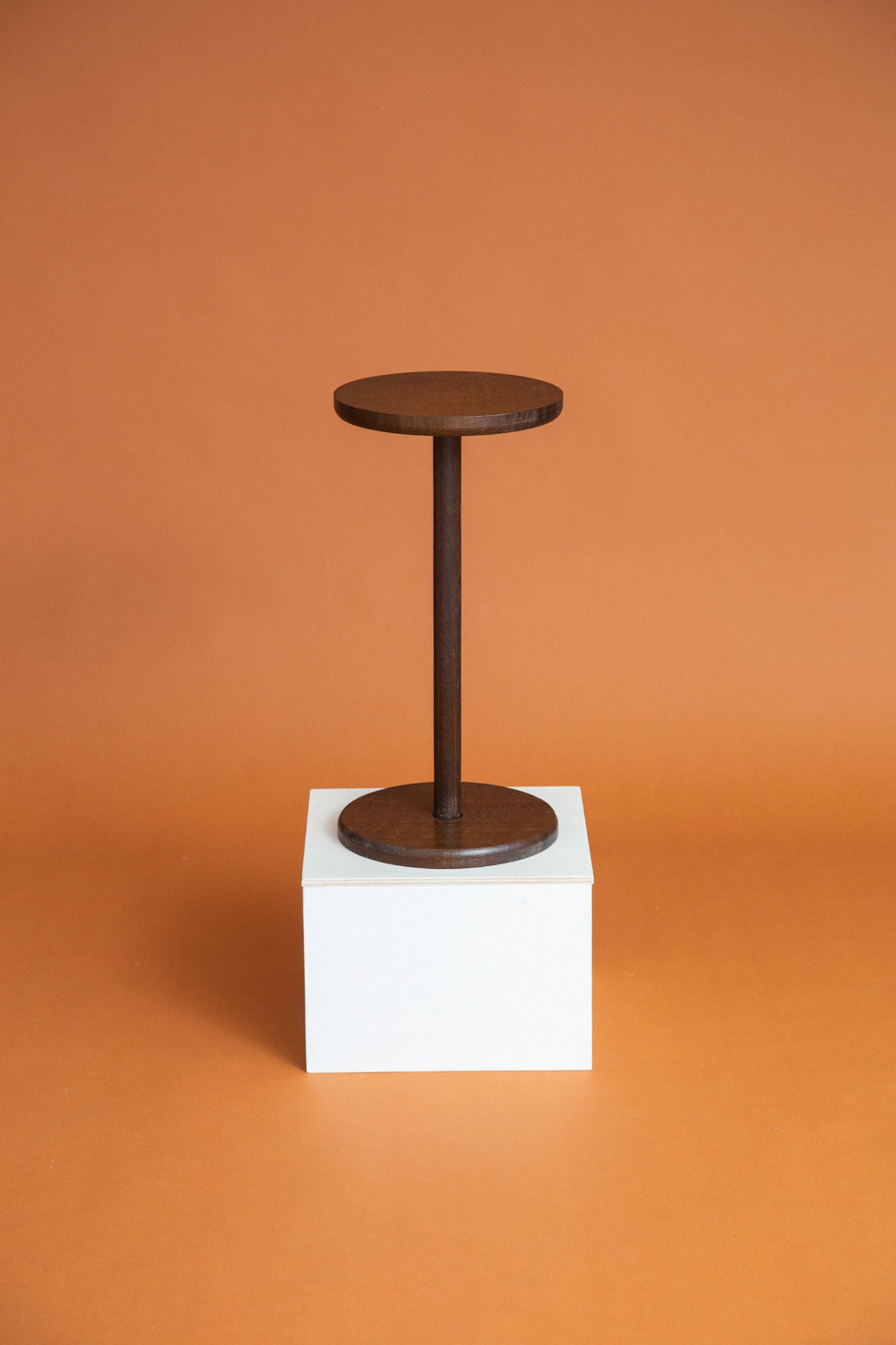 Brown Circulo Side Table