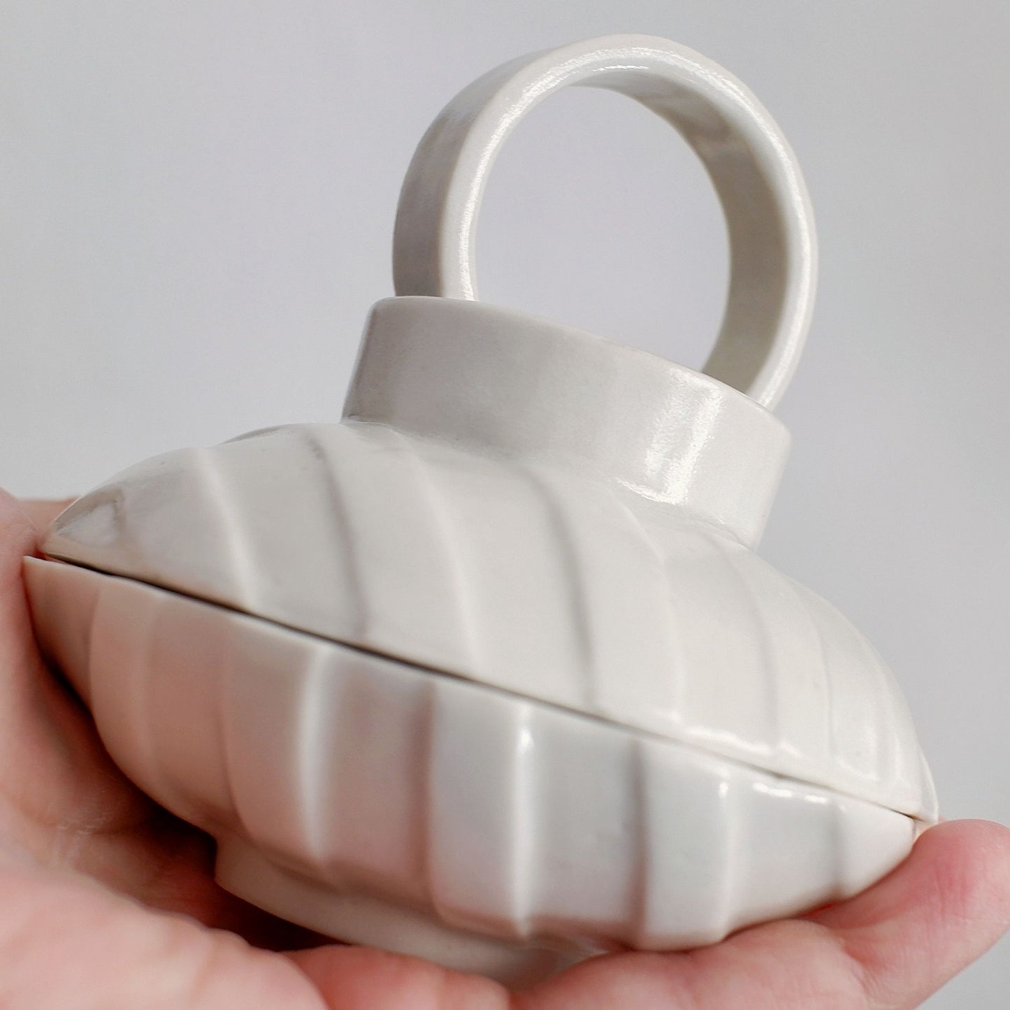 Takara - Porcelain Small Treasure Box