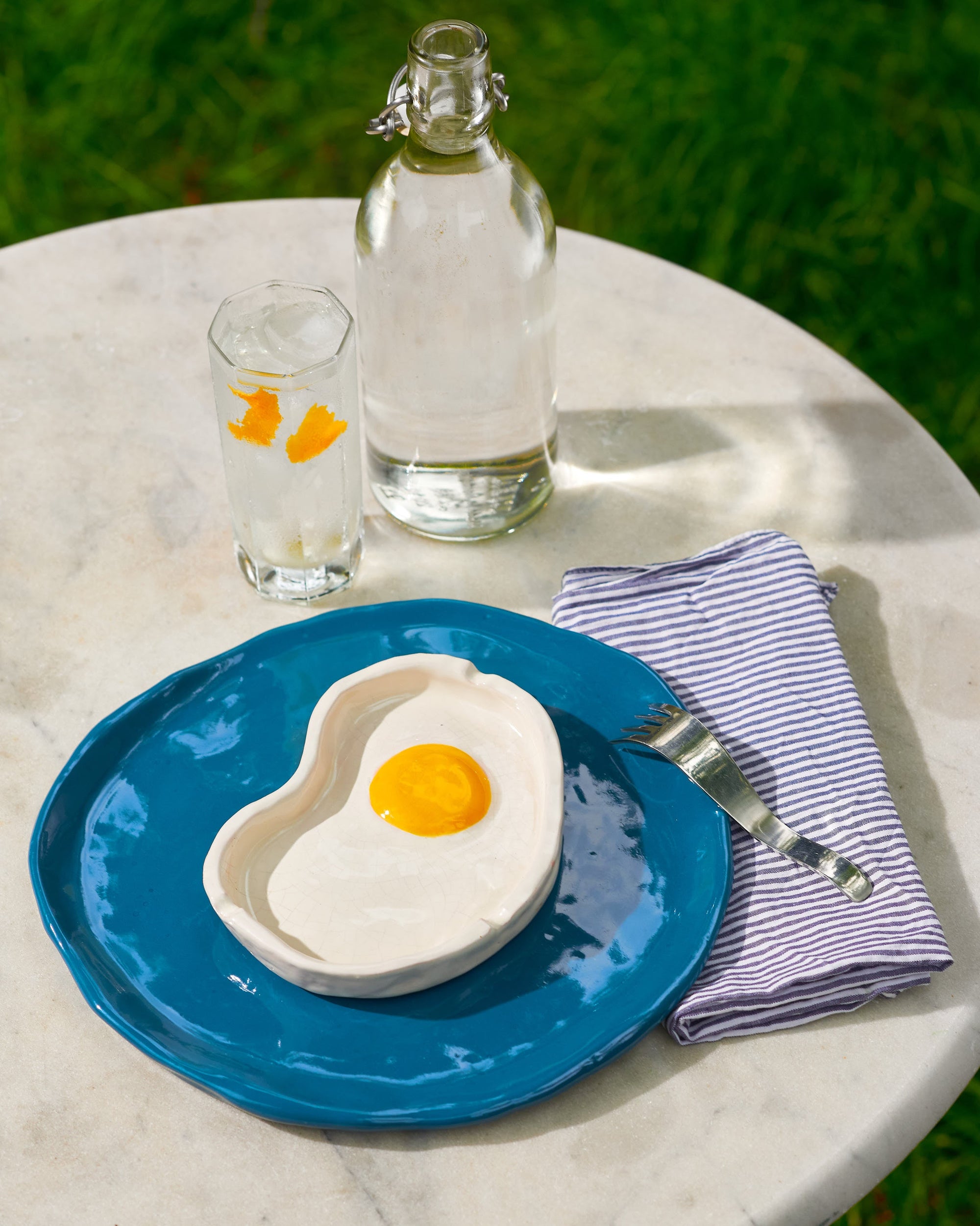 Egg (Ash)tray