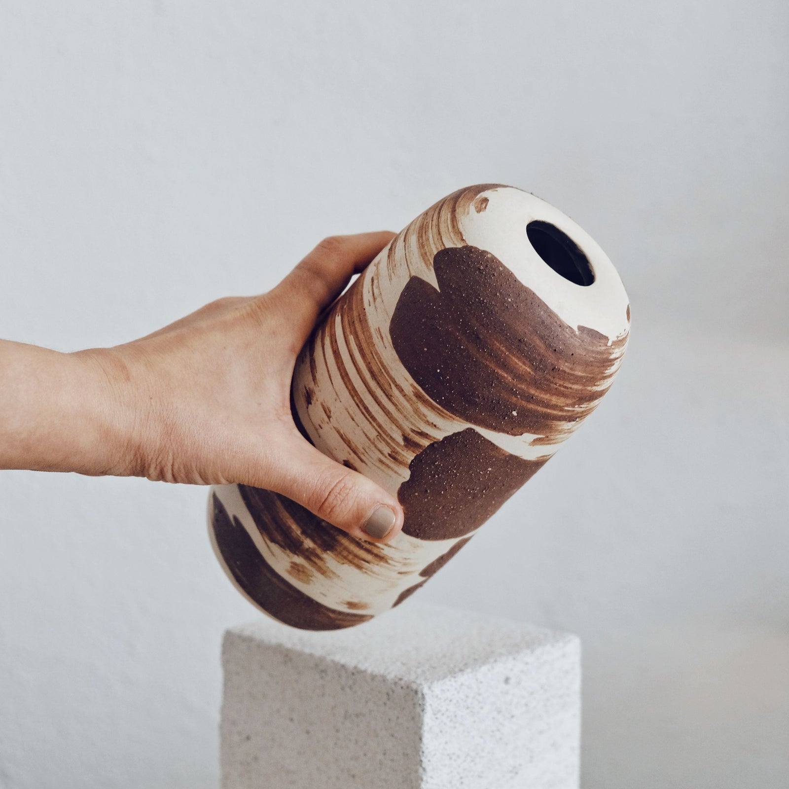 Eliana -  Ceramic Vase - Vorarlberger Wild Clay - 1