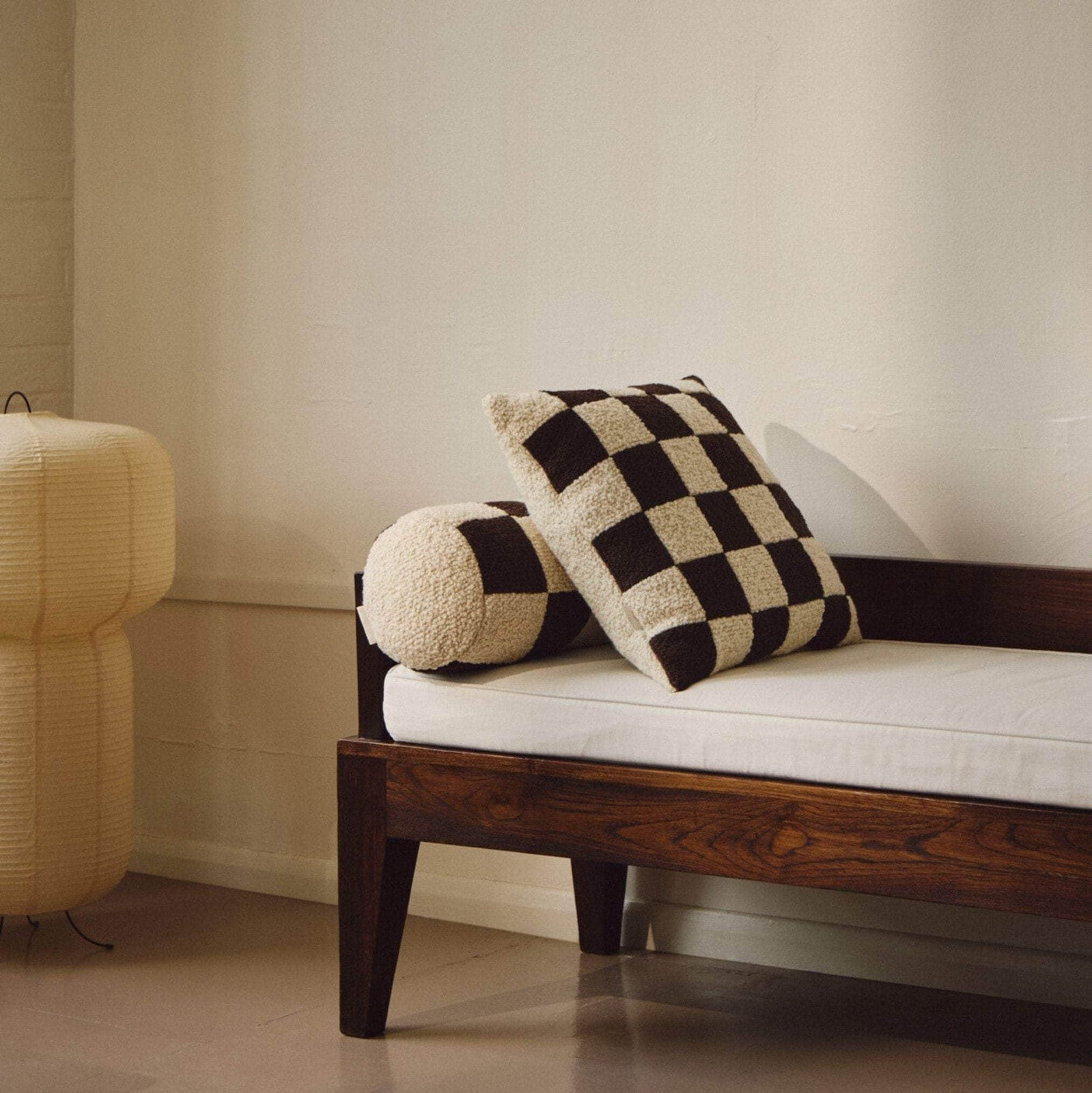 Le Carré - Wool Bouclé Checkered Cushion Chocolate/Eggshell