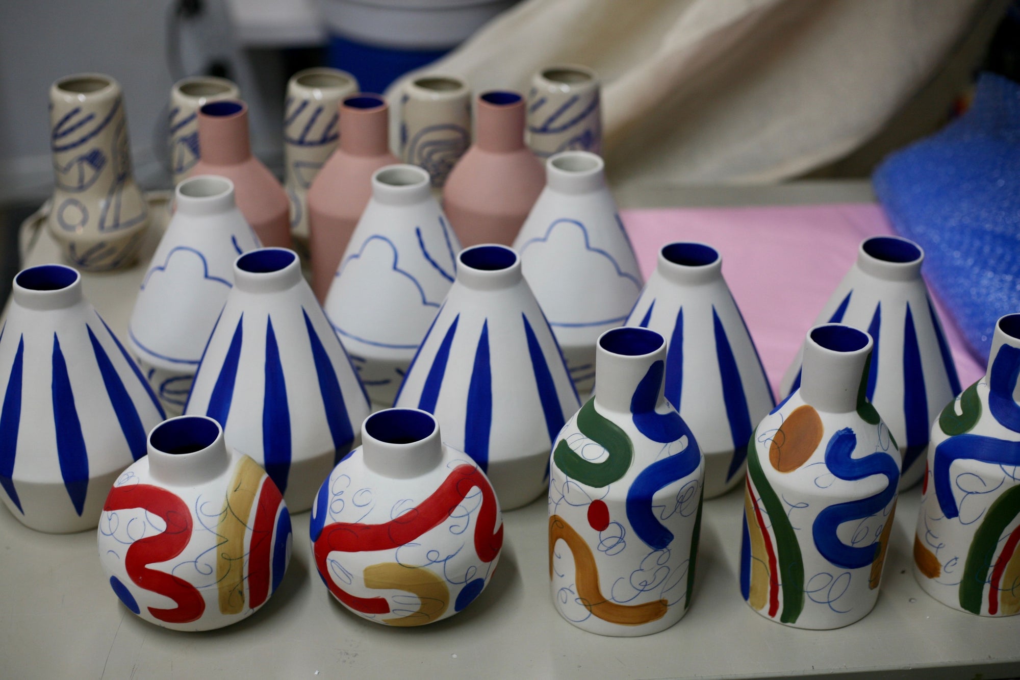 Bottle Vase in Porcelain and Brushstroke