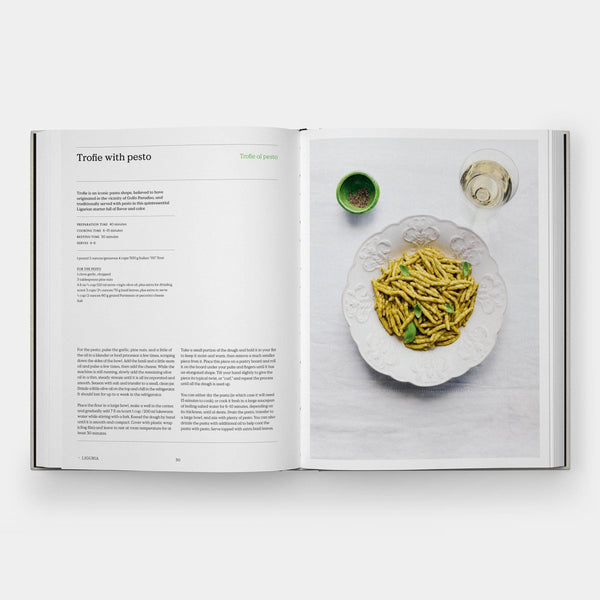 The Regional Italian Cookbook: Recipes from The Silver Spoon