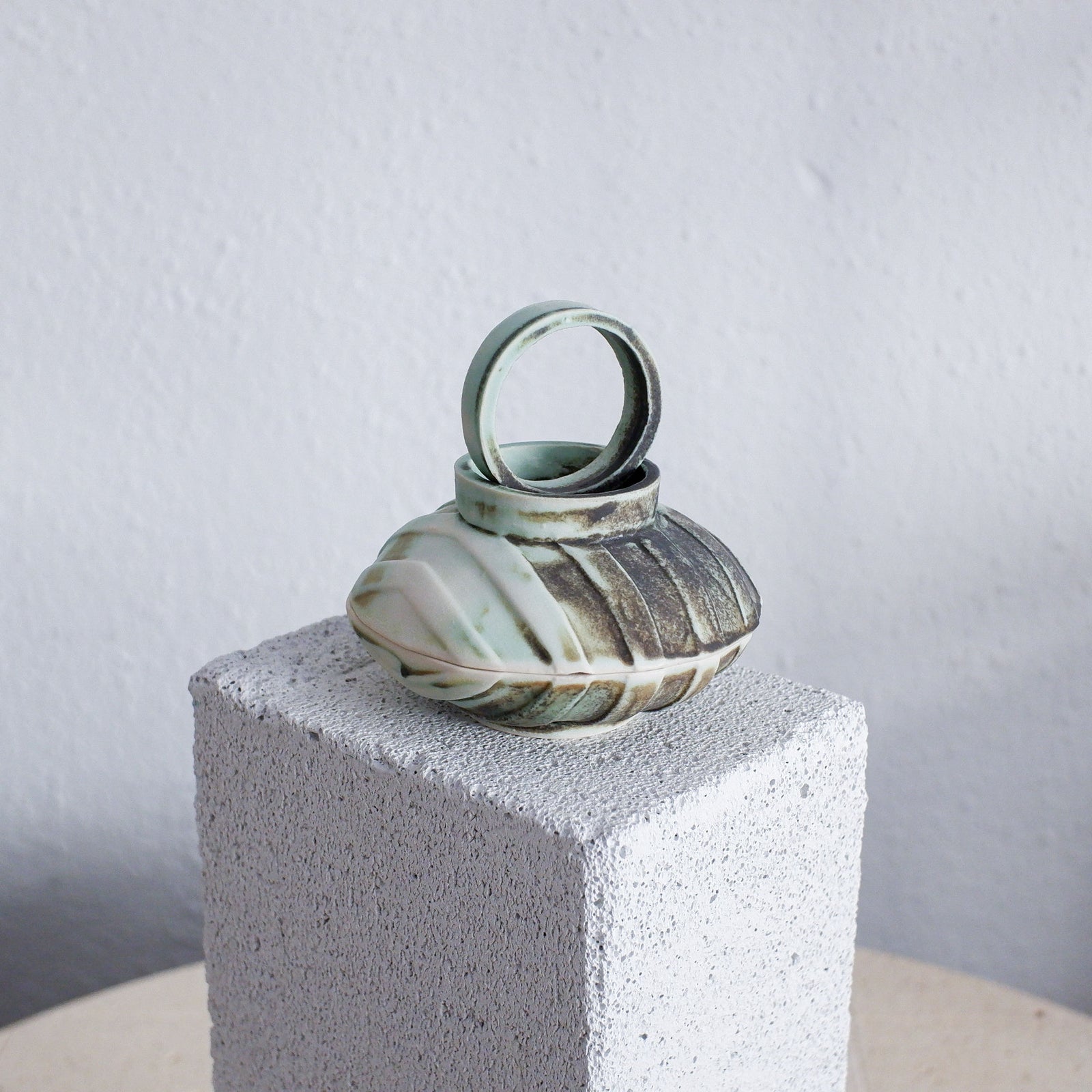 Takara - Porcelain Small Treasure Box