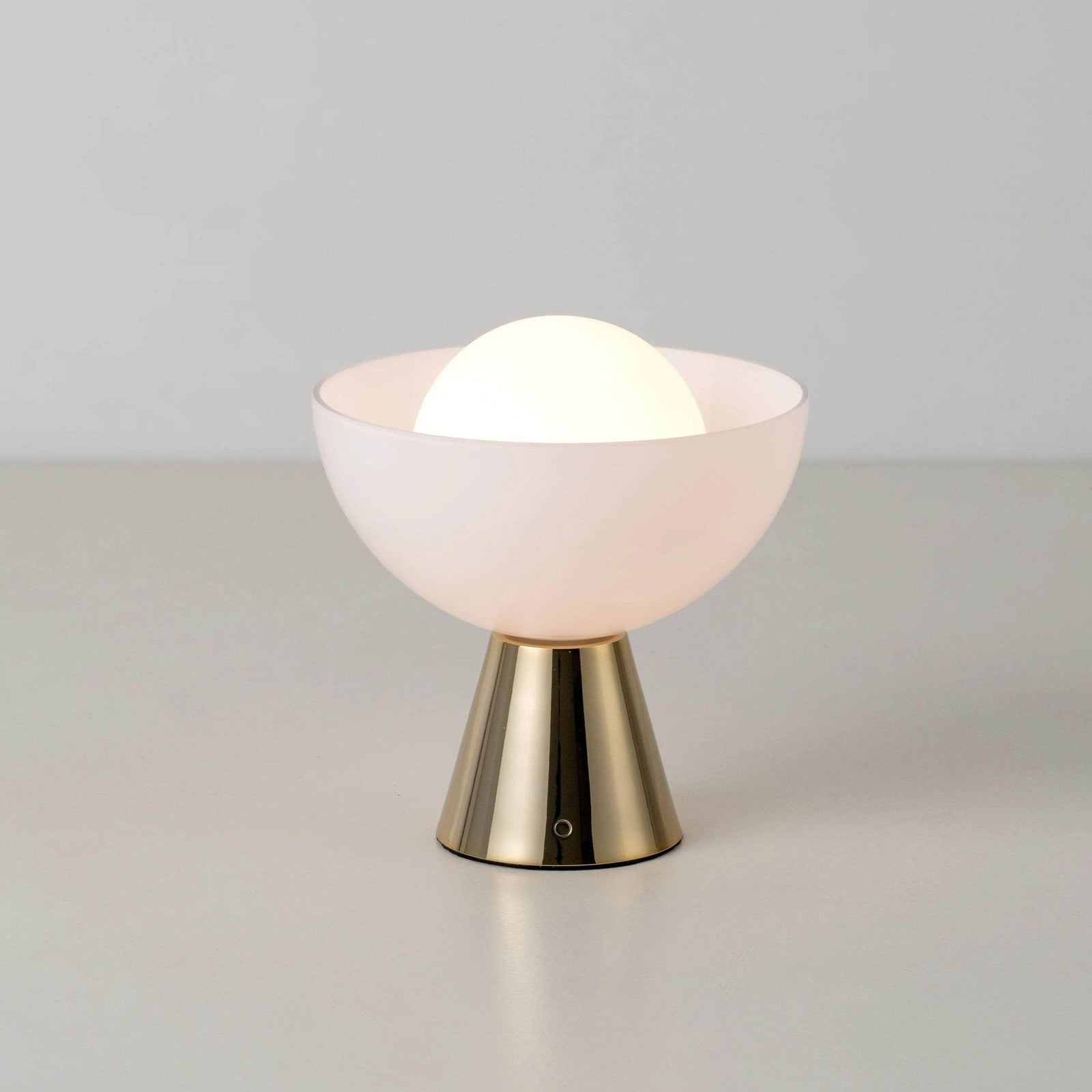 Brass dome cordless table lamp