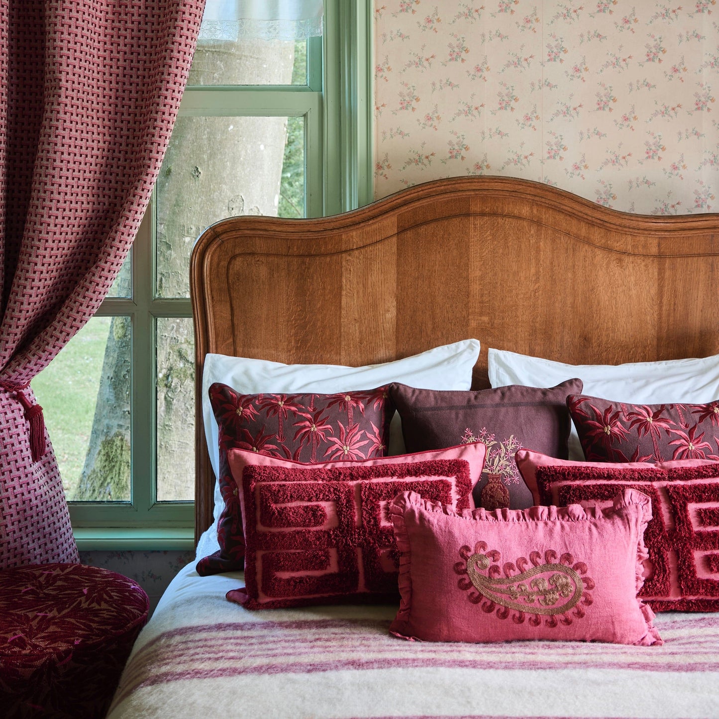 Cushion Laura Chocolate & Coral