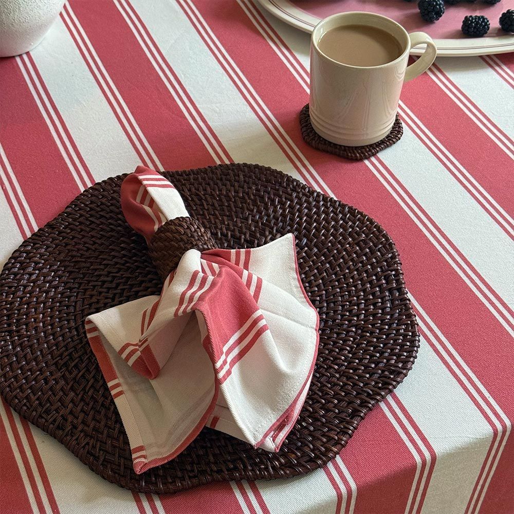 Handwoven Scalloped Rattan Placemat - Espresso