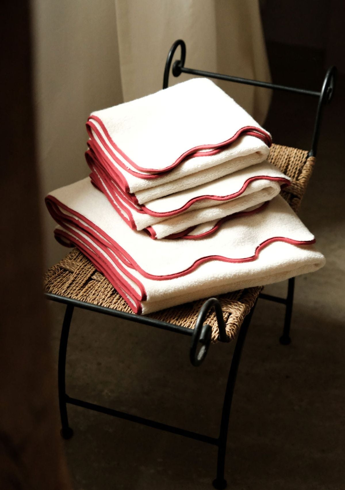 Ivory & Bordeaux Cotton Wavy Bath Towel