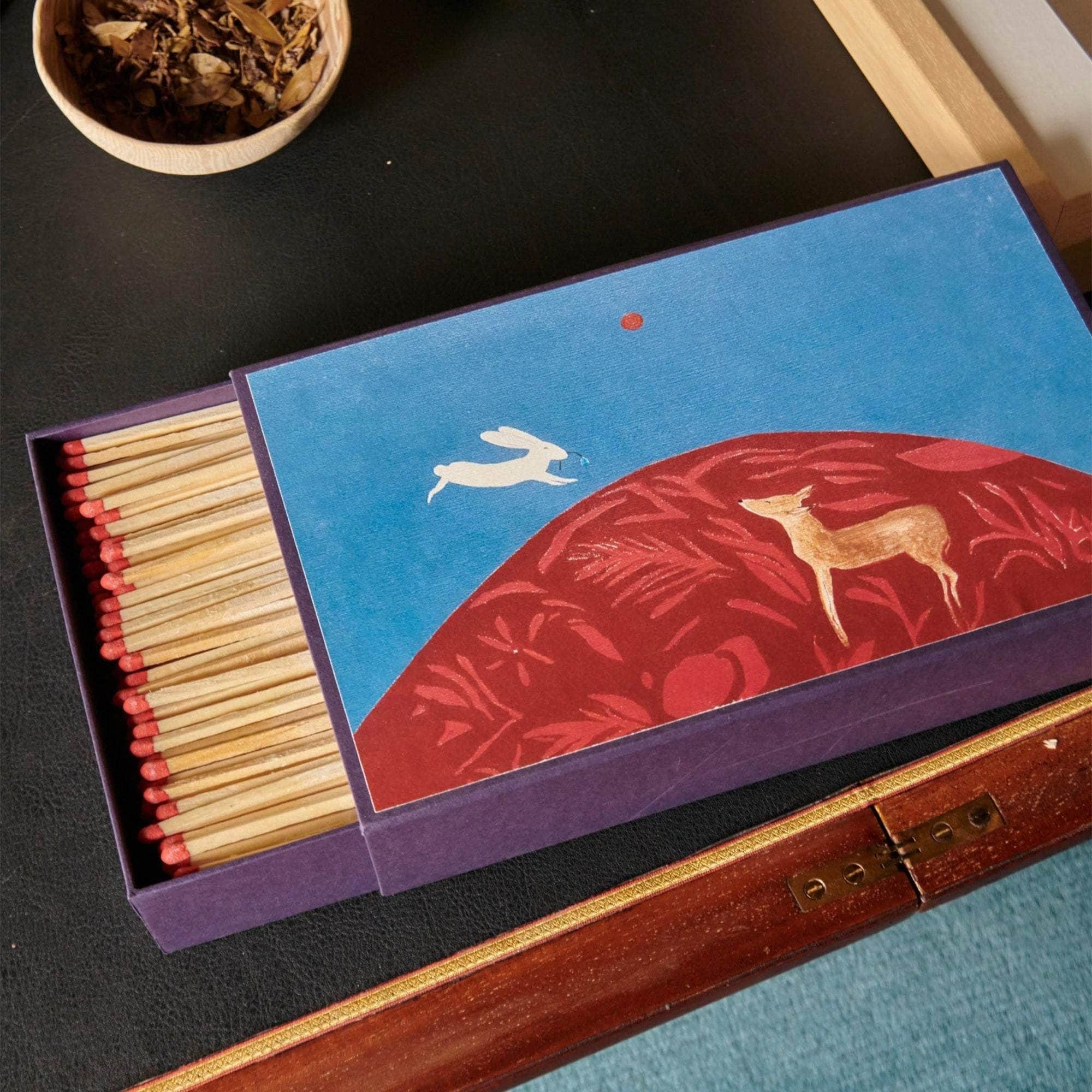 Oversize Marchbox "Echoes of a Shared Dream"