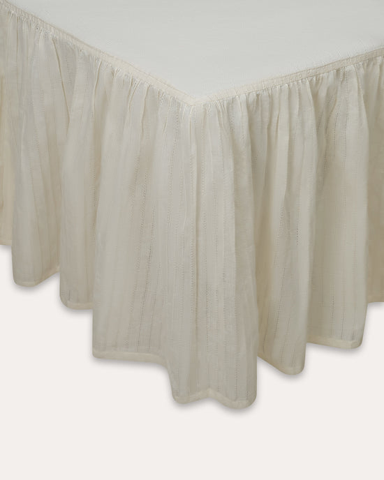 The Valance in Daisy