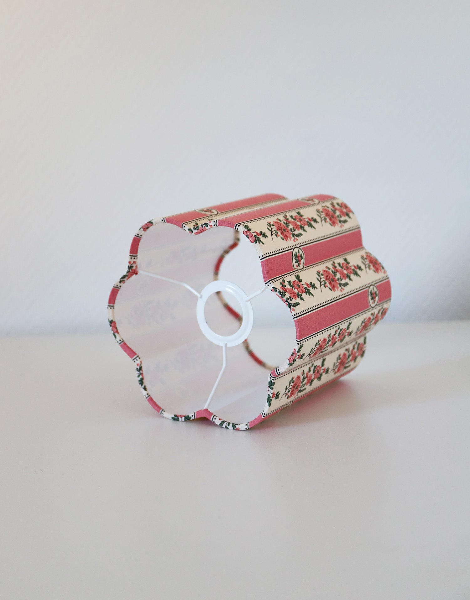 Flora Flower-Shaped Lampshade 'Pink Table Lamp'