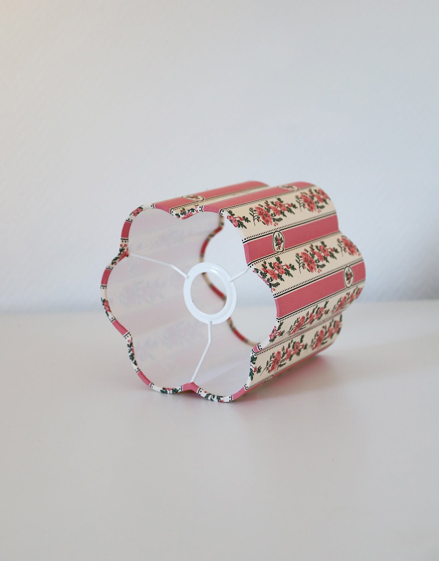Flora Flower-Shaped Lampshade 'Pink Table Lamp'