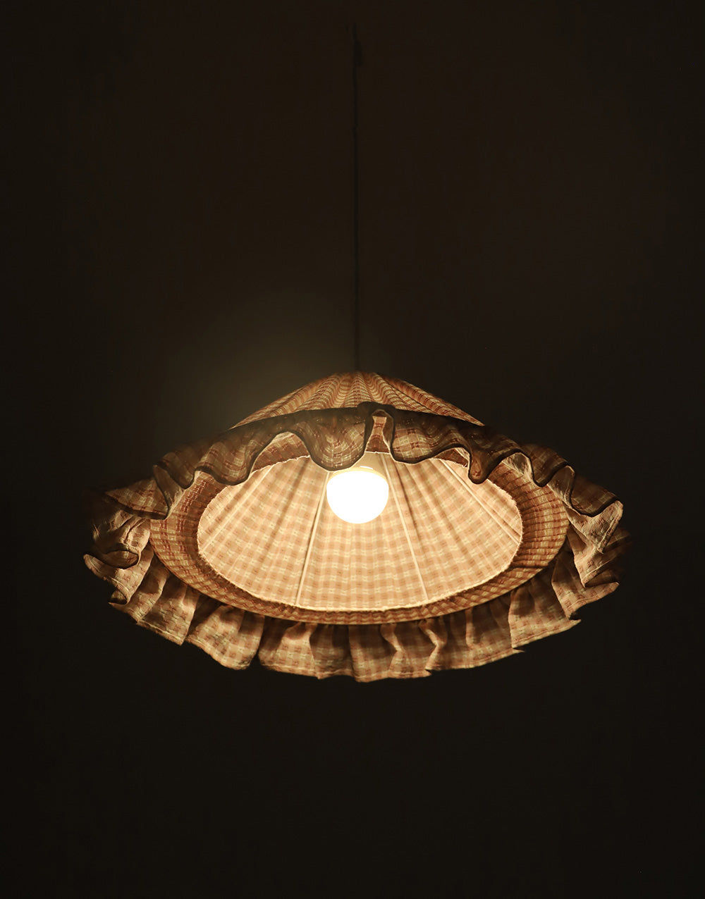 Conical Pendant Light With Ruffle Emilia “Petits Carreaux Rose”