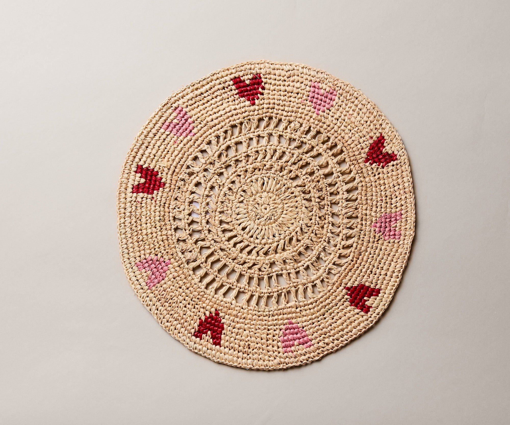 Handwoven Heart Raffia Placemat – Artisan Table Décor with Red & Pink Hearts
