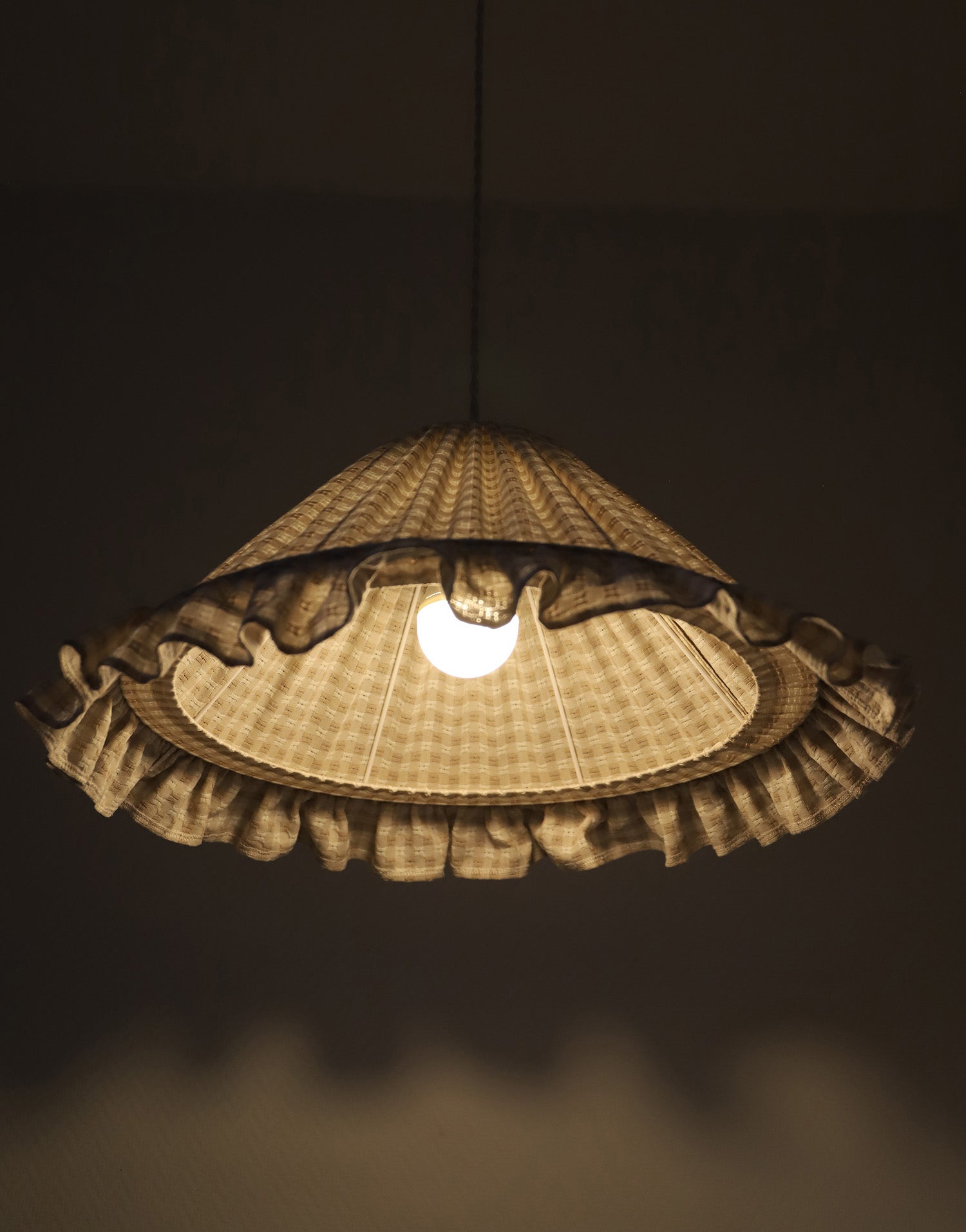 Conical Pendant Light With Ruffle Emilia “Petits Carreaux Beige”