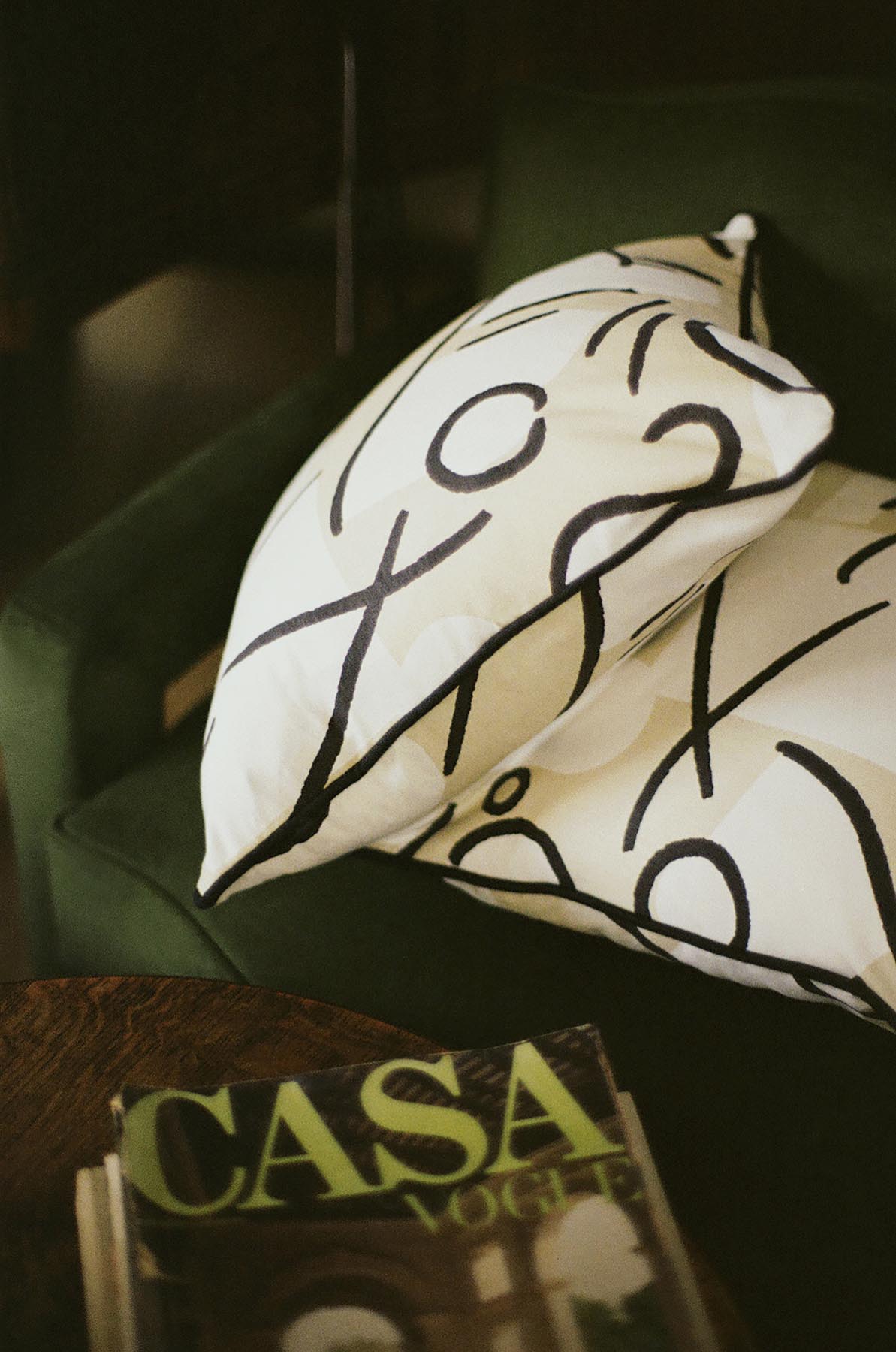 Orpha Cushion, Grenadine