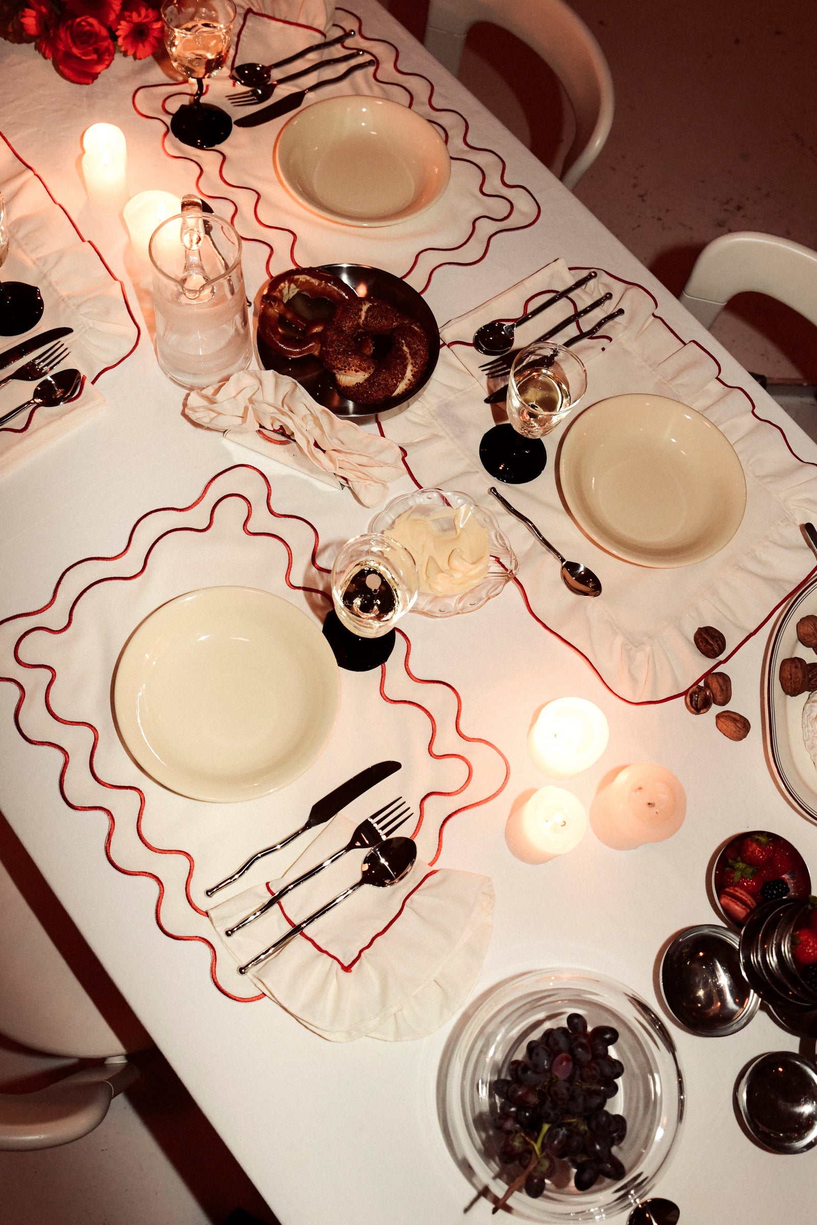 Frills Napkins Ivory/Red - Set of 2