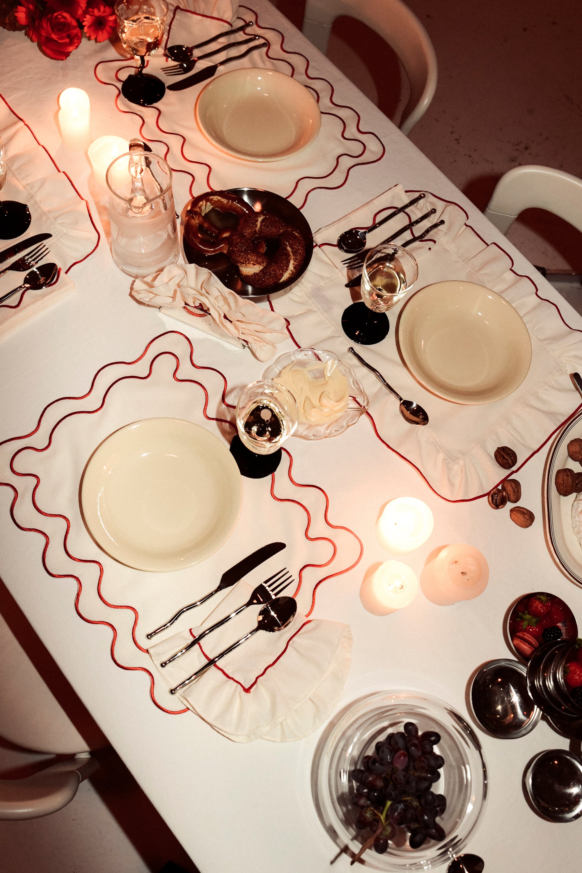 Frills Napkins Ivory/Red - Set of 2