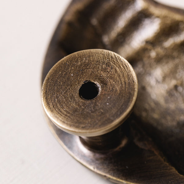 Curved Shell Knob, Anqtiue Brass