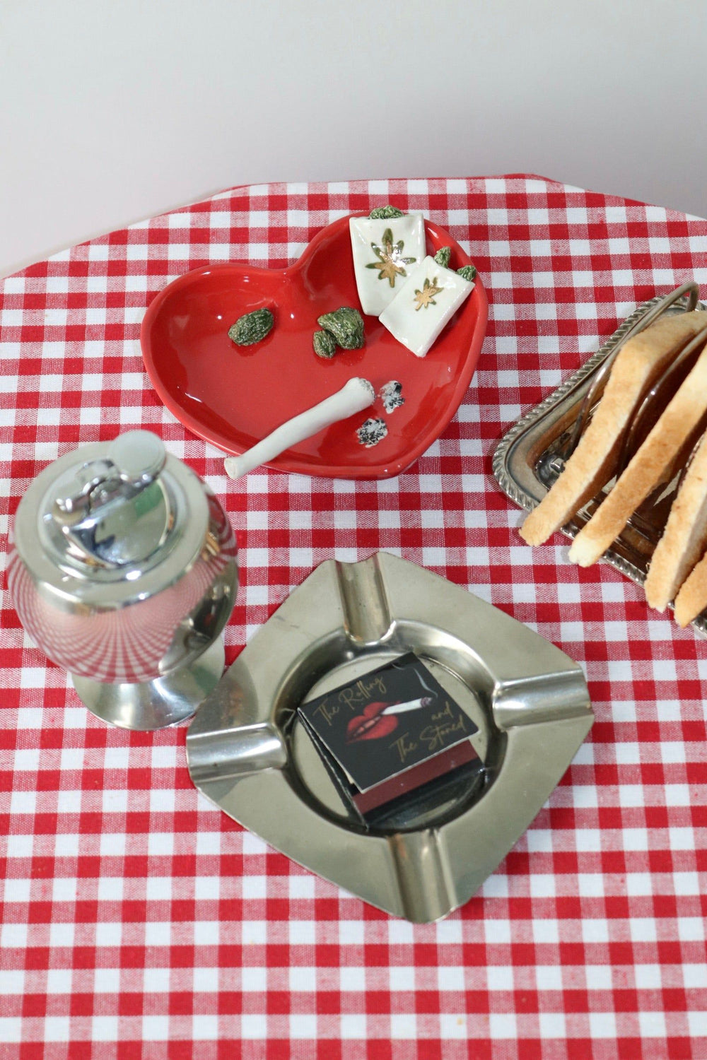 Rounded Weed Heart Ashtray