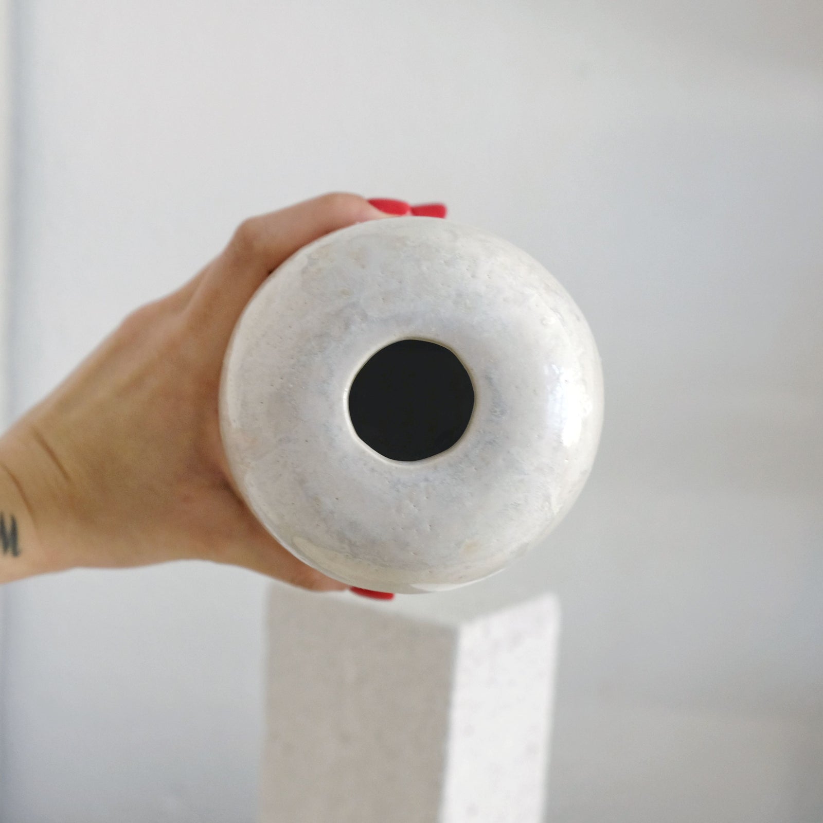 Eliana - Ceramic Vase - Matt and Glossy Ivory