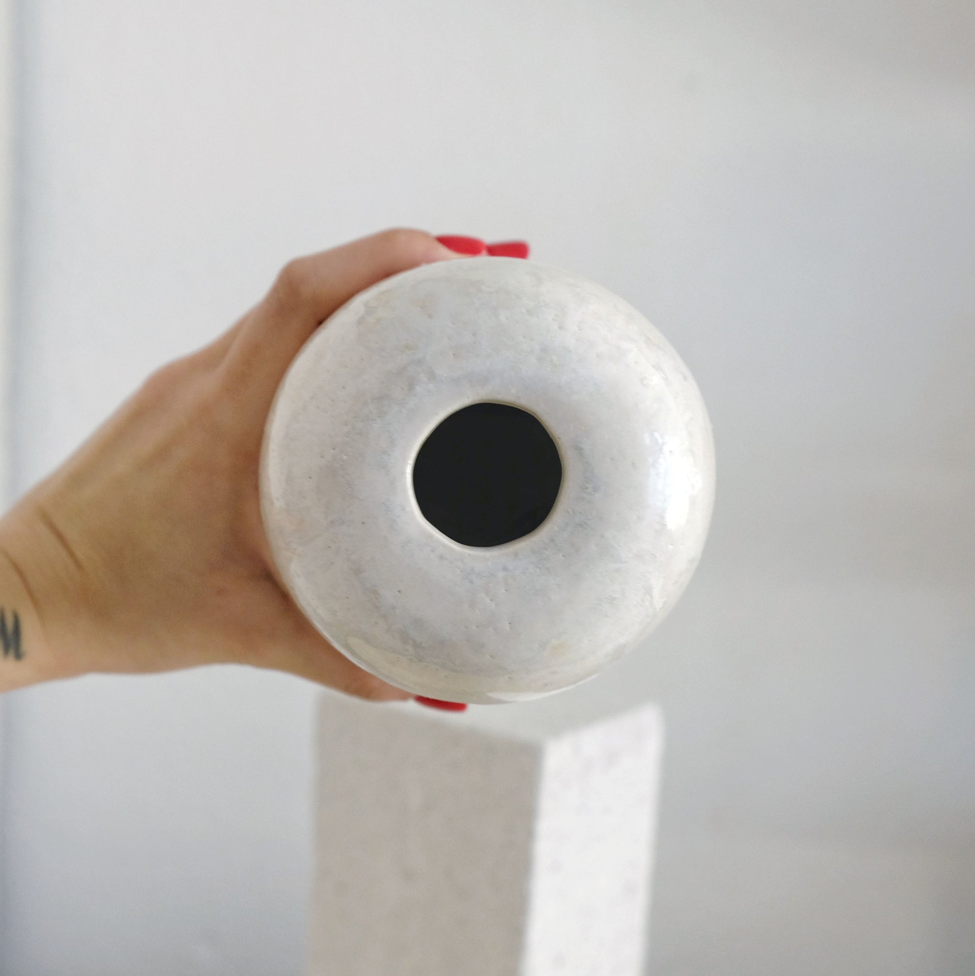 Eliana - Ceramic Vase - Matt and Glossy Ivory