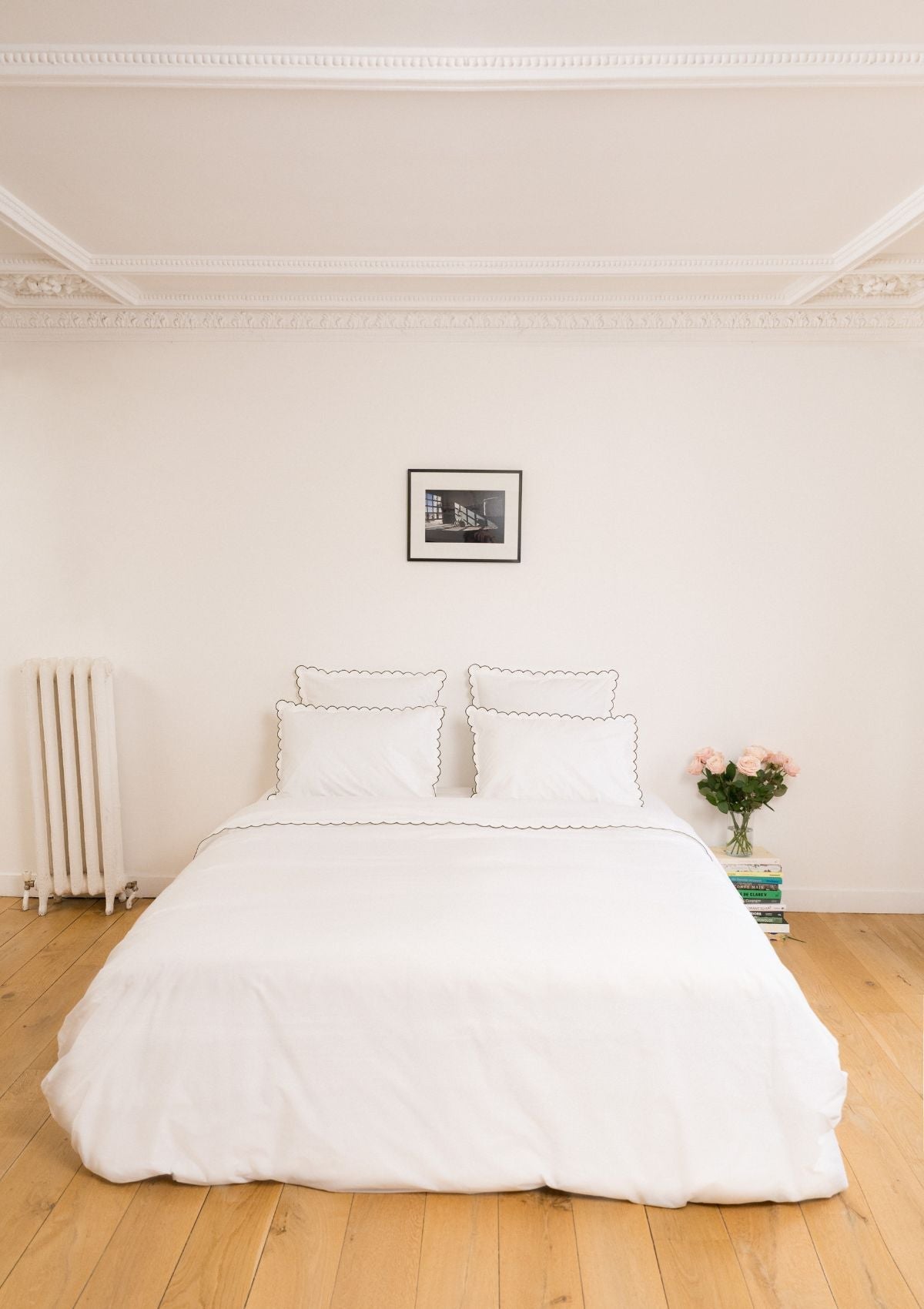 The Scalloped Duvet Cover in White and Forest Green Cotton Percale