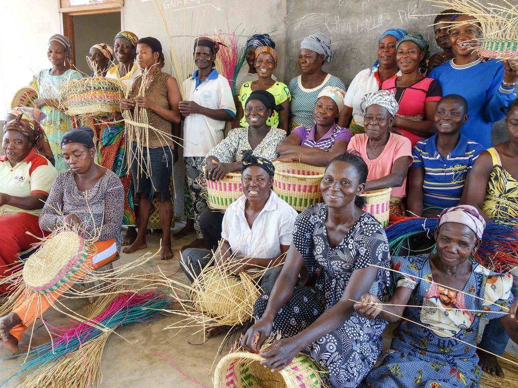 OZIGBODI: Medium Green, Pink, Black Floor Storage Basket With Handles