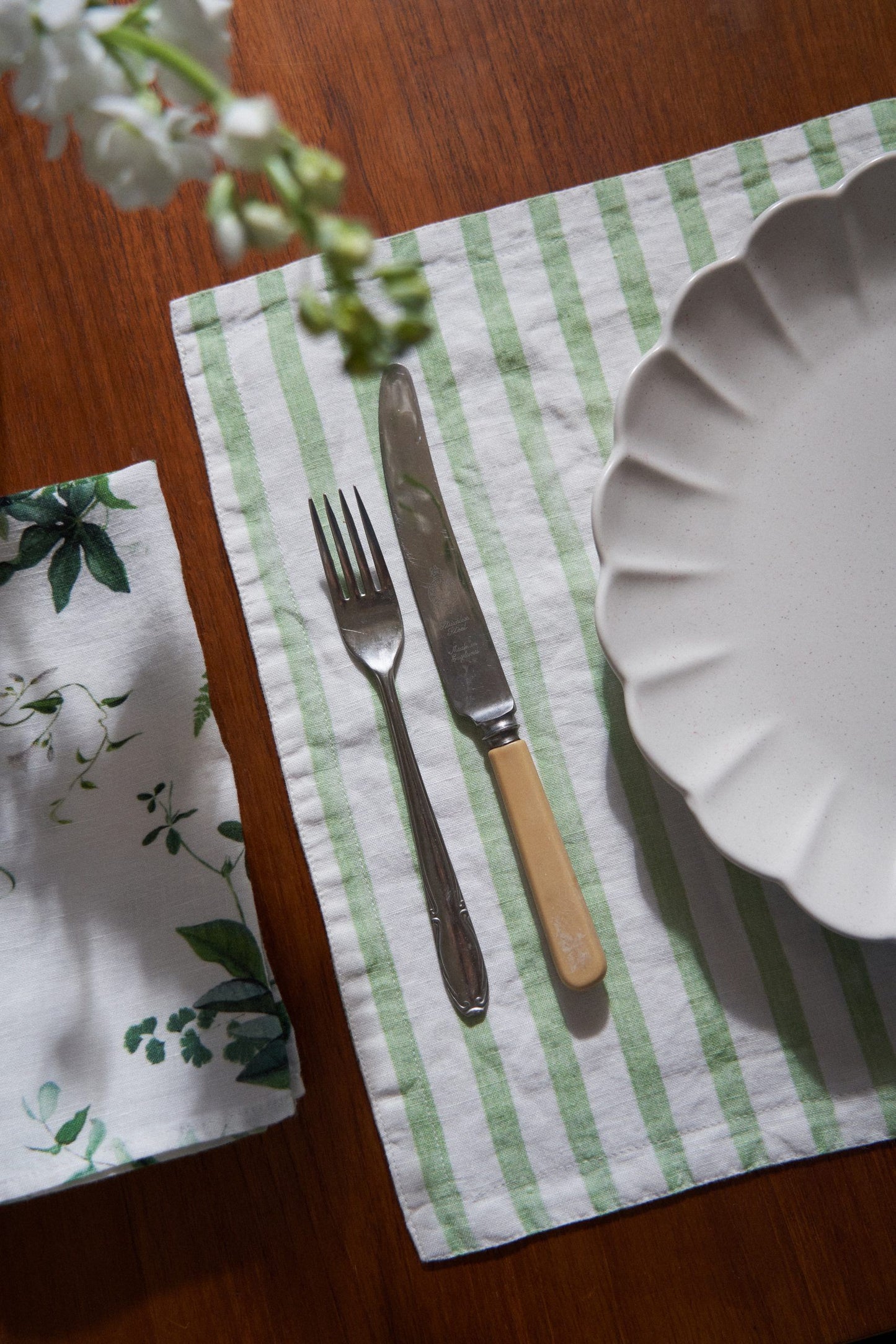 Eden Reversible Linen Placemat