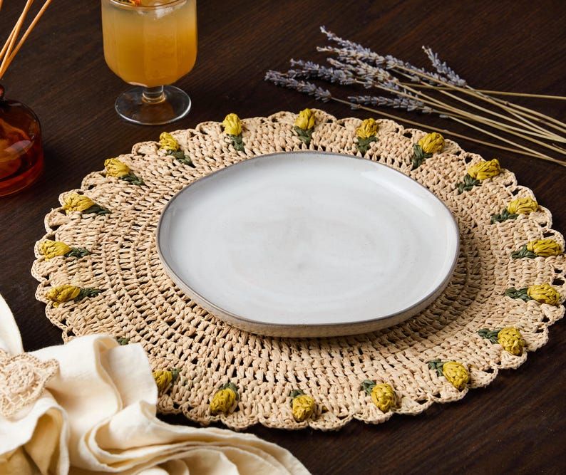Handmade Tulip Placemat – Raffia Crochet Floral Table Mat