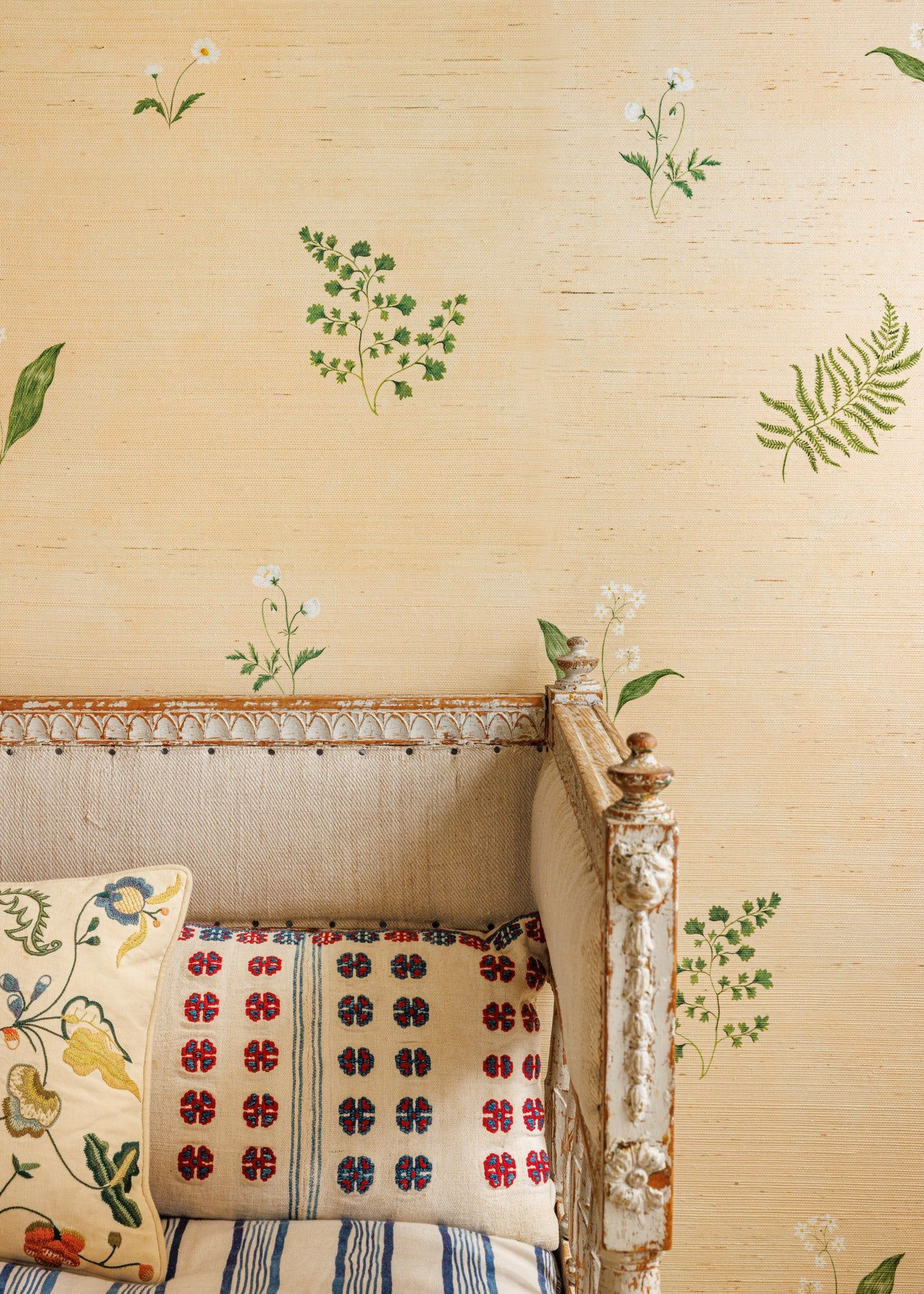 Herbarium Forest Grasscloth Wallpaper - Blush