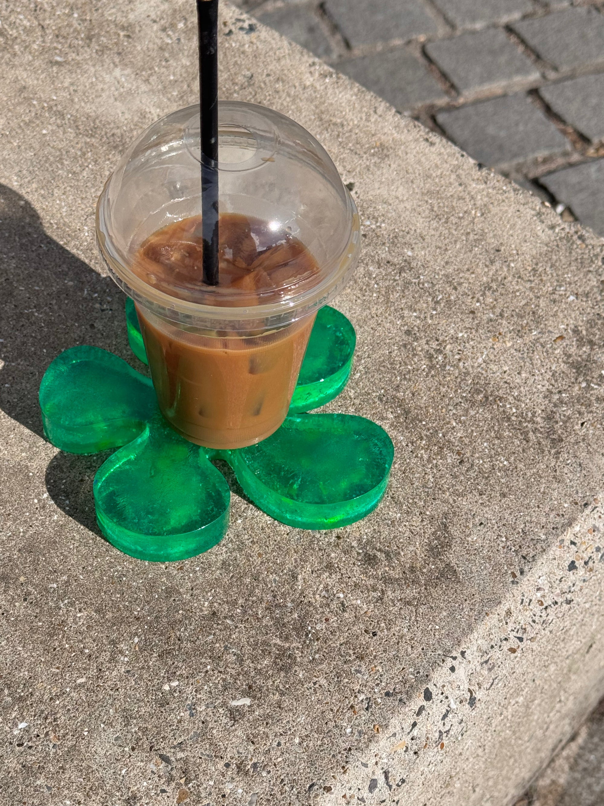 Fleur Objet in Green Recycled Plastic