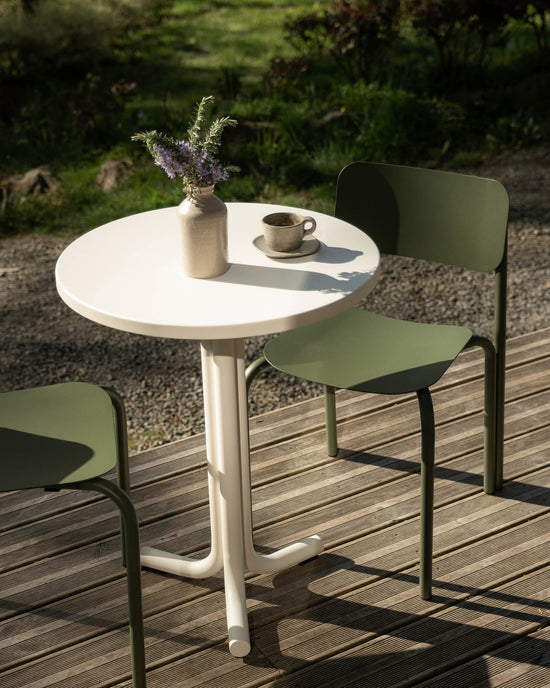 Nokk Cáfe Table