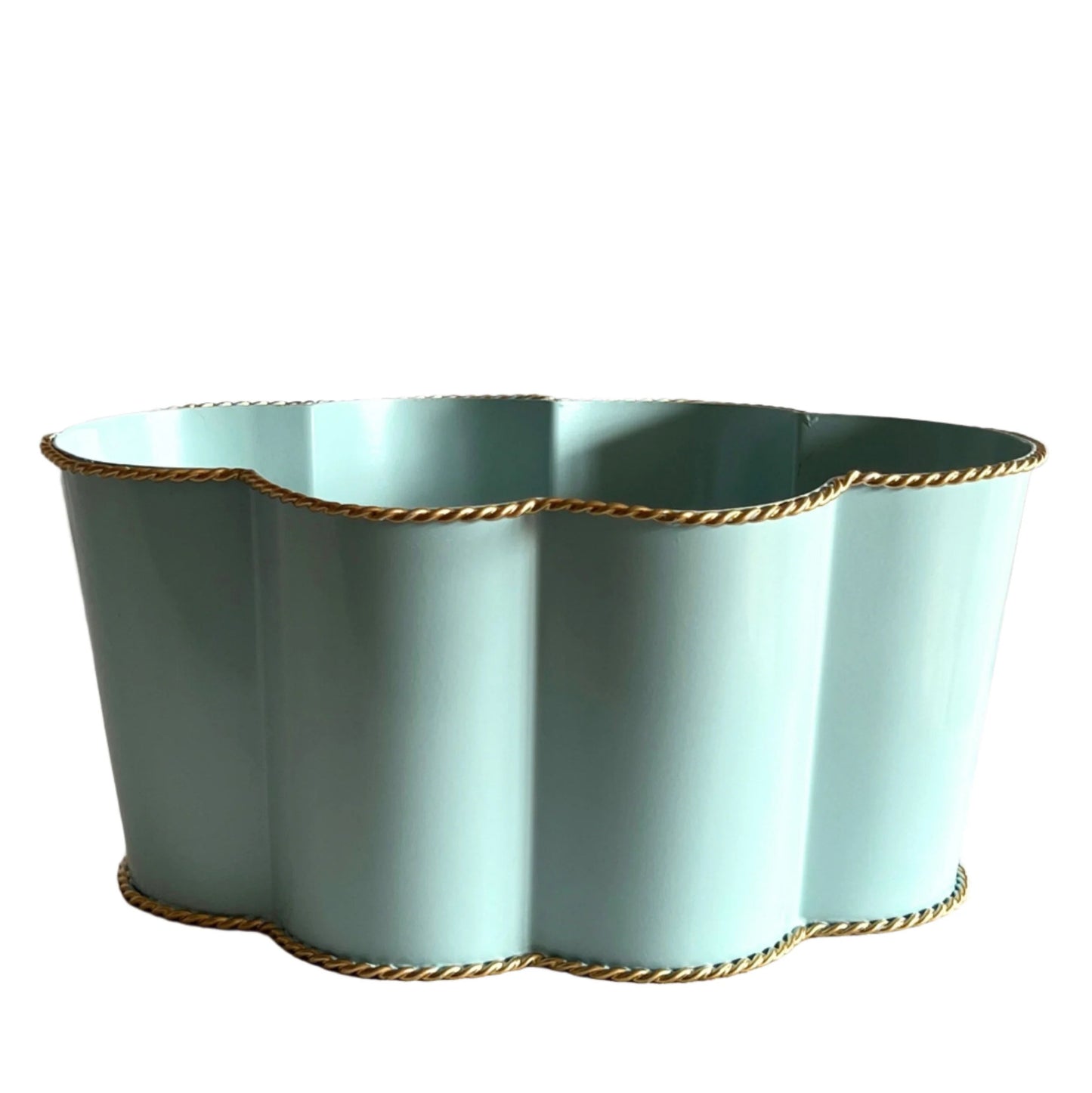 Rounded Scalloped Planter | Large | Powder Blue
